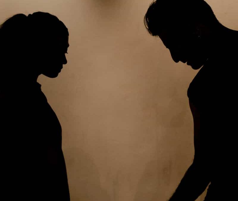 Burn-out familial couple : Comment retrouver complicité et équilibre après l’arrivée d’un enfant